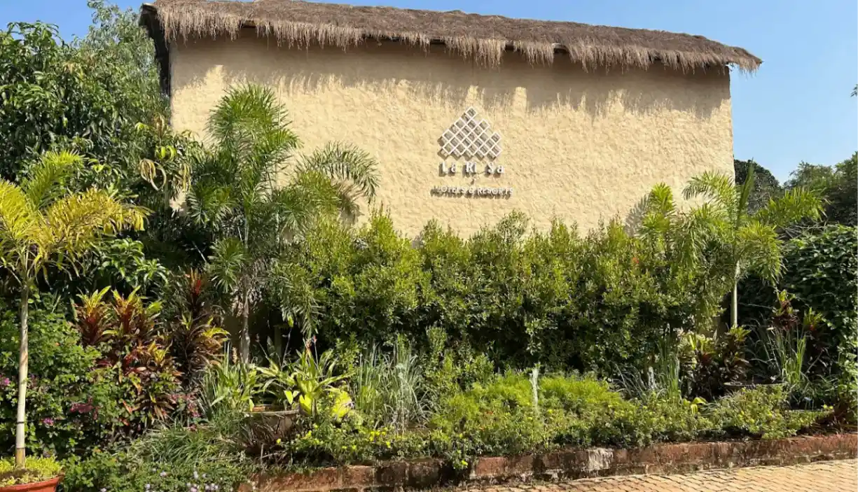 LaRiSa Homes Ashwem Villa
